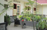 Vista de la parte frontal de la casa en Malang